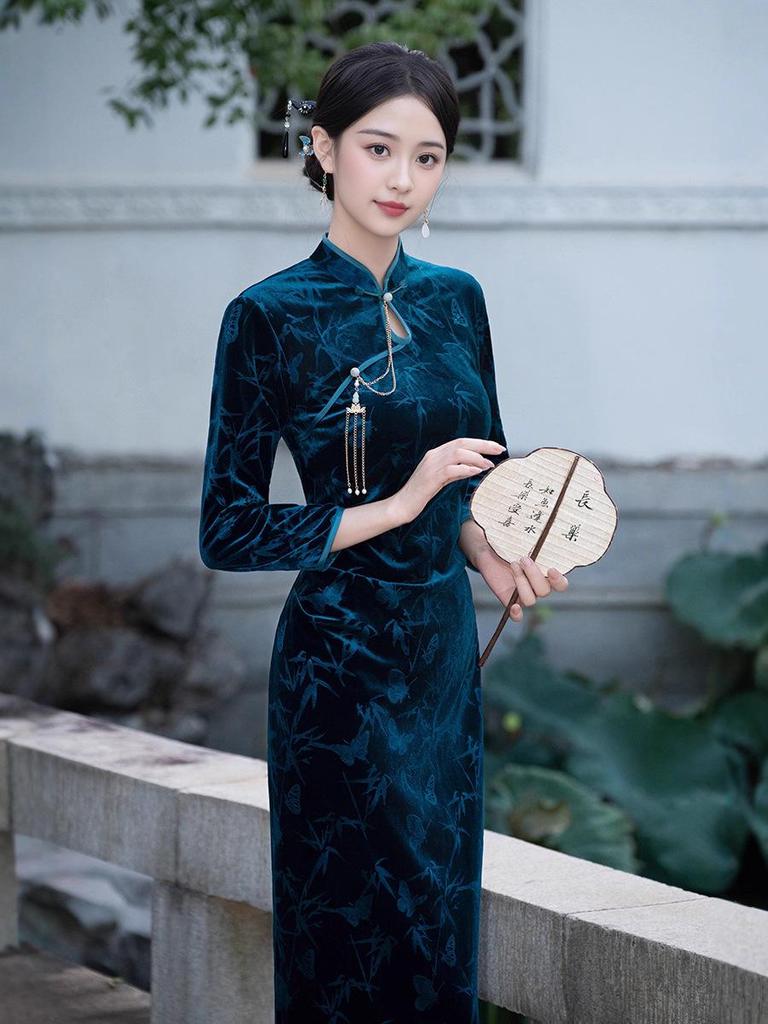Velvet Long-Sleeve Cheongsam: Modern Shanghai Slimming Dress