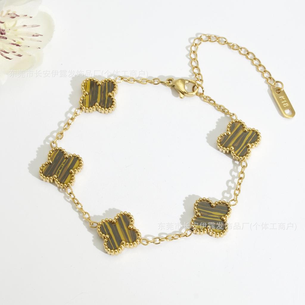 Kleeanhänger 18K Damenarmband Ein modisches und trendiges Glücks-Kleeanhänger-Armband