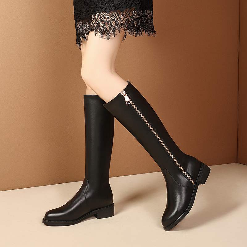 Krazing Pot Cow Leather Autumn Winter Shoes Thick Med Heels Big Size 45 Size 44 Zipper Decoration Concise Style Women Keep Warm Knee Boots