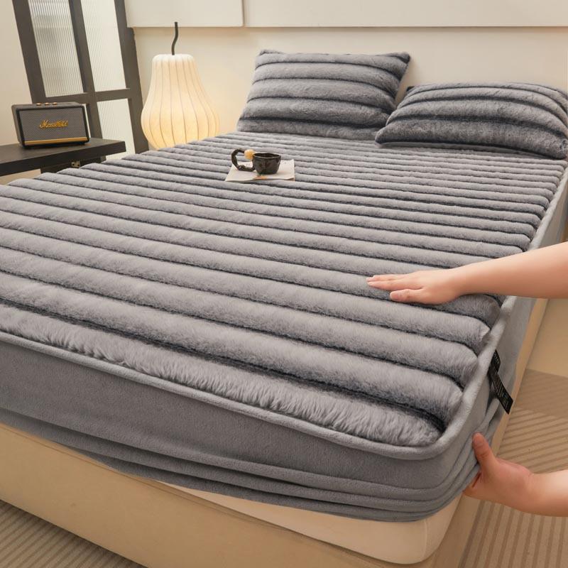 Class A Extra Thick Rabbit Fur Plush Fitted Sheet Set: Milk Velvet Bedspread, Winter Foldable Coral Fleece Mattress Cover