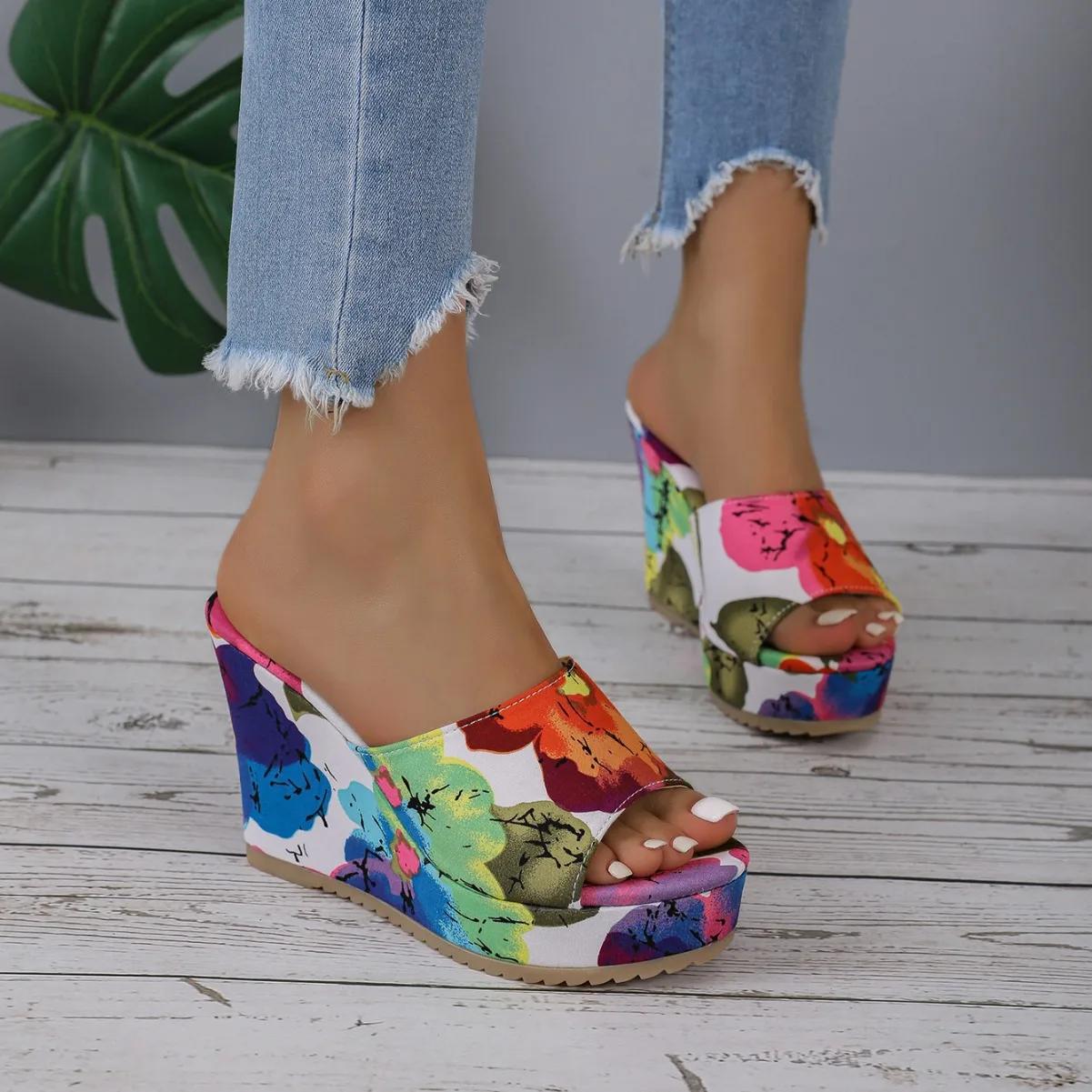 

Летние новые женские повседневные модные босоножки на высоком каблуке с принтом и покатым каблуком, толстые пляжные тапочки с рыбьим ртом 43