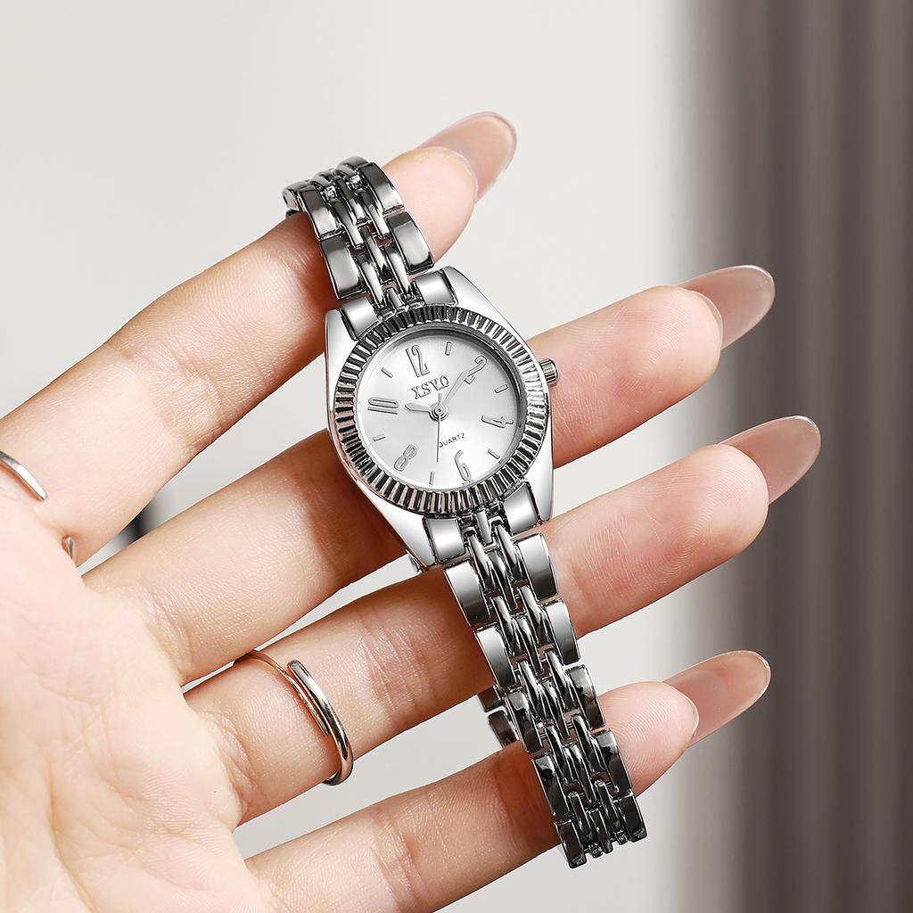 Fashionable and Elegant Round Small Dial with Steel Band Women's Quartz Watch for Christmas and Halloween Gifts