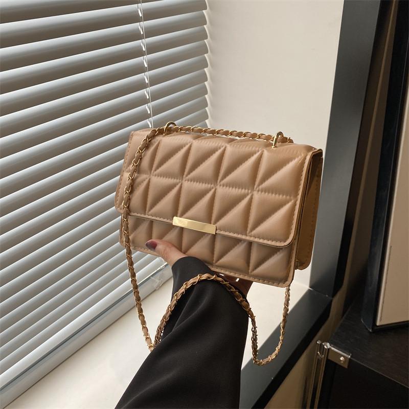 Trendy Fashionable Chain Crossbody Bag Stylish Small Square Handbag For Women
