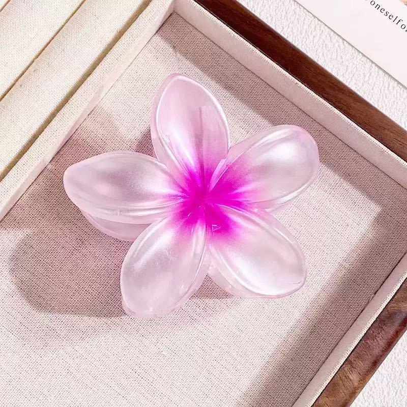 Plumeria Claw Clip: European & American Stylish Hair Accessory for Updos