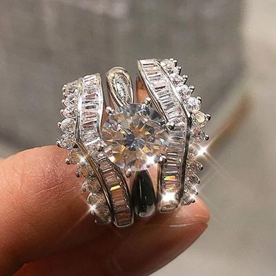 Huitan Anelli Trendy 3 Pezzi/set per Donne Colore Lusso Incastonati Zirconia Cubica Bianca Set di Anelli alla Moda Gioielli Femminili