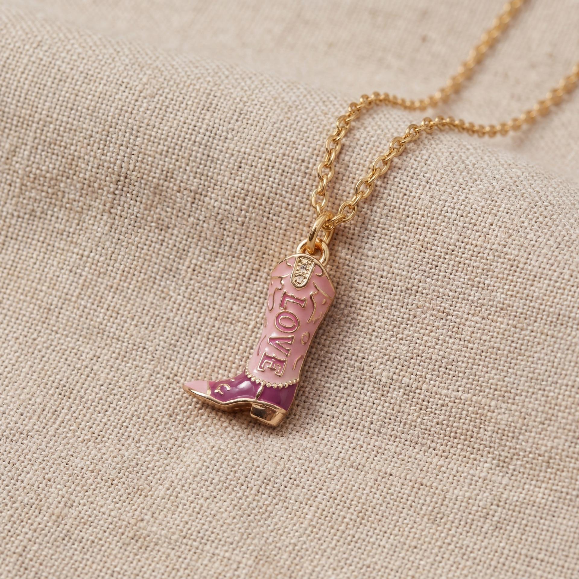 

Western Cowboy Boots And Hat Necklace 18K Electroplating Color-Preserving American Retro Versatile Niche Personalized Jewelry