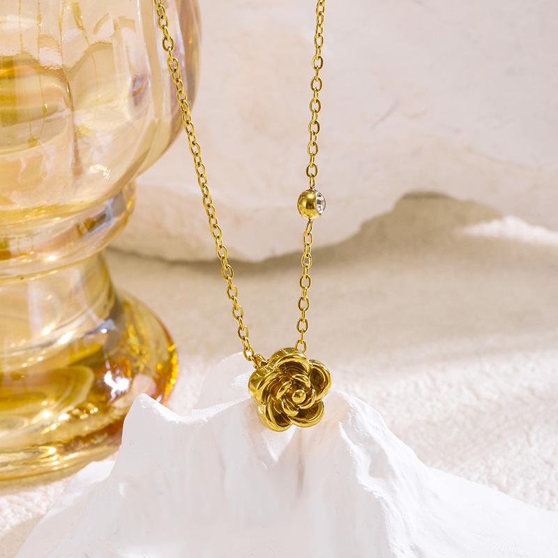 Exquisite French Retro Rose Necklace: Romantic Light Luxury Clavicle Chain - Personalized Festival Birthday Gift