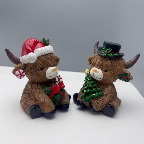 Christmas Highland Cow Figurine Resin Santa Tree Scottish Statue for Xmas Home Garden Kitchen Office Tiered Tray Table Decor
