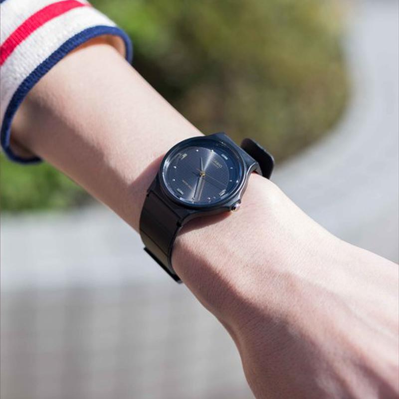 Casio YOUTH Series-Disc Three Needles Fashionable Business Casual Simple Light Thin Versatile Classic Quartz Movement Resin Strap Japanese MQ-76-1AL