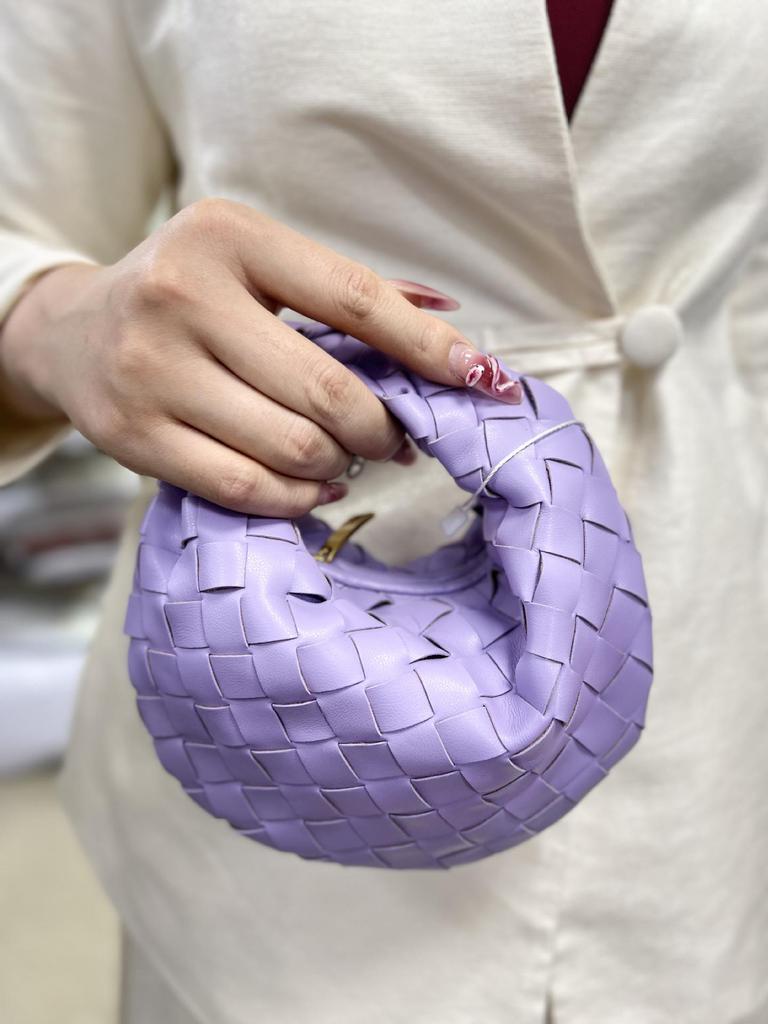 Ručně vyráběné dámské mini knedlíčkové taštičky - elegantní ručně tkaný design croissantu