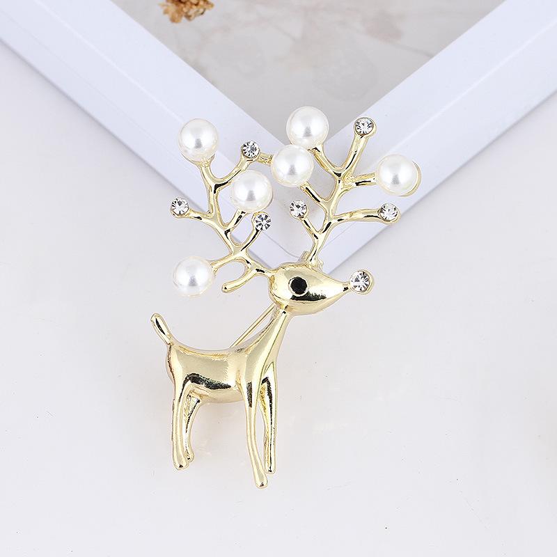 Mirror Light Snowflake Christmas Plum Blossom Deer Brooch Pearl Cute Fashion Corsage Flower Brooch Pin Long-Lasting Color Exquisite Brooch BFF Gift