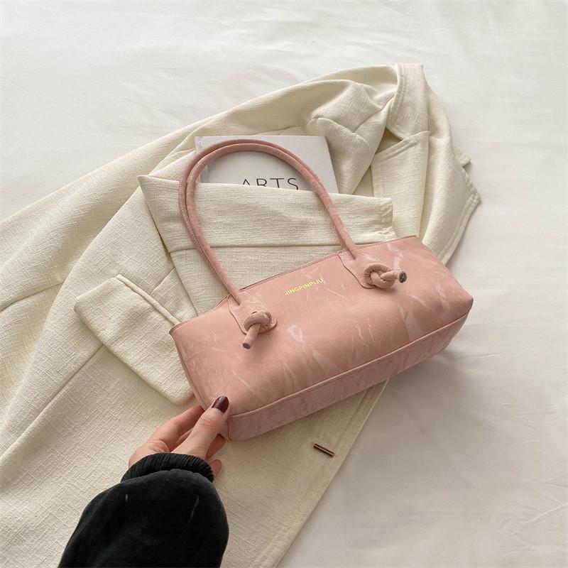 Fashionable Medium Sized Pu Underarm Bag For Women Ideal For Daily Commuting And Trendy Street Style розовый