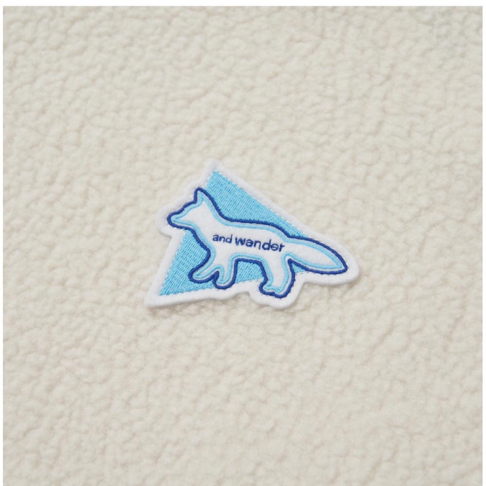 Maison Kitsune 5743281906 030 Maison Kitsune X   Wonder foX Logo Patch Public Sweatshirt