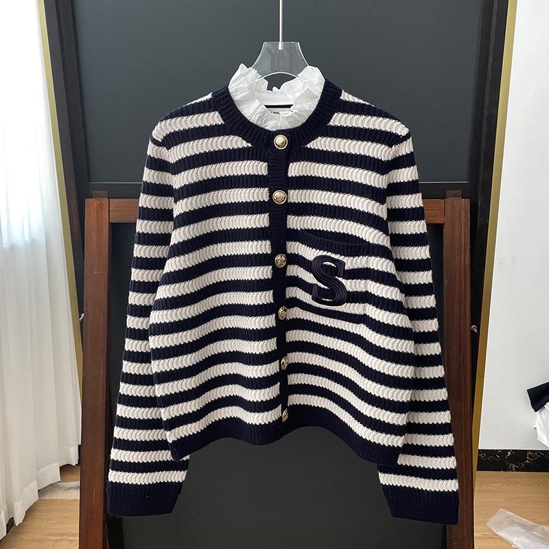 Yingjie S 2023 Autumn/Winter Retro French Ruffled Collar Striped Knit Cardigan with Embroidered Lettering