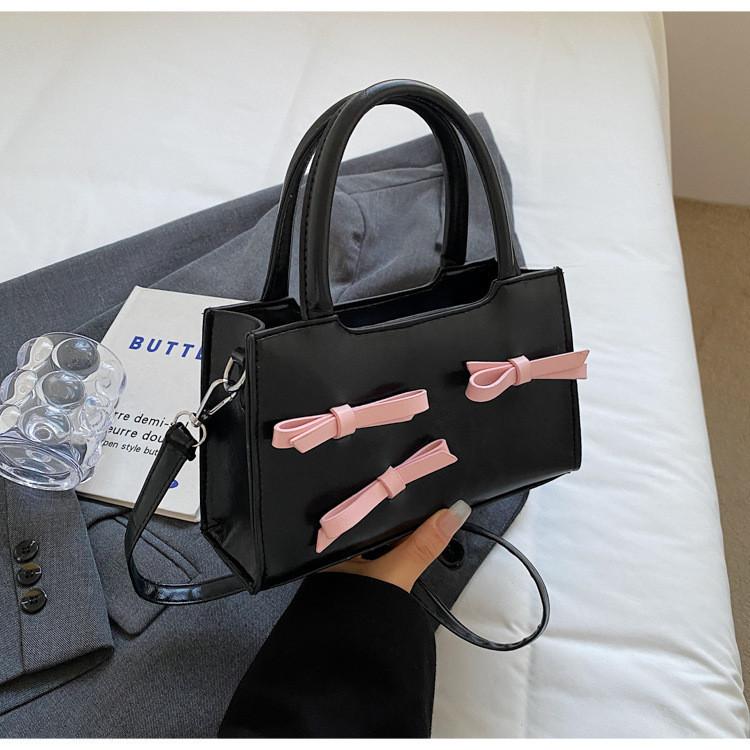 

Trendy Butterfly Bow Small Square Purse 2024 New Single Shoulder Crossbody Handbag Urban Simple Style Soft Pu Material Nylon Lining чёрный