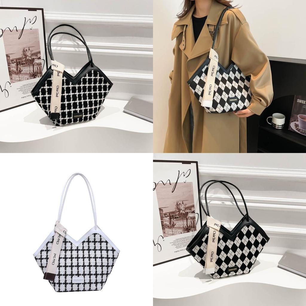Trendy Fashionable Large Capacity Bucket Bag For Women With Chic Design And Comfort