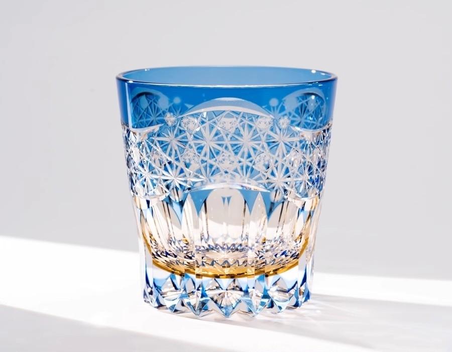Japan Königlich Exklusiv Tiefgraviert Kristallglas Morgendämmerung Erstes Licht Edo Kiriko Whiskyglas High-End Geschenk Spirituose Wein Brandy Verkostungsglas 320ml blau