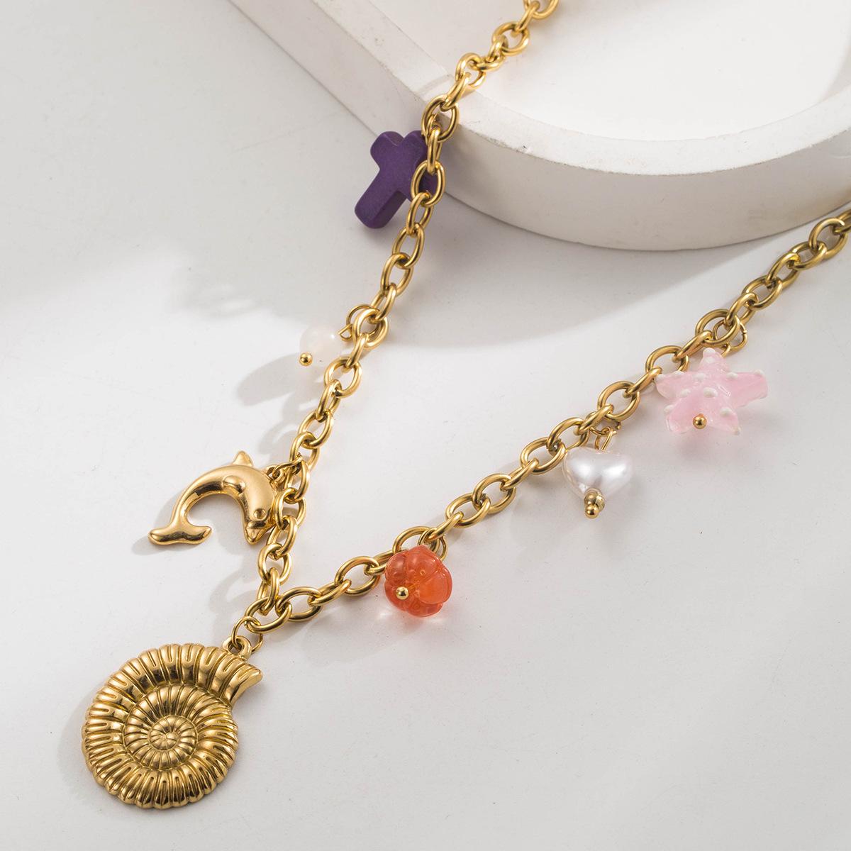 

European and American Beach Style Shell Sun Conch Pendant Titanium Steel Necklace Beaded Ocean Vacation Style Beach Temperament Necklace Conch