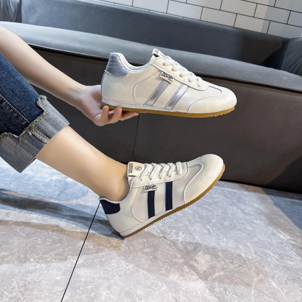 Retro German training shoes women's 2025 new spring and autumn popular flat-soled soft-soled leather-faced white shoes one-pedal casual shoes