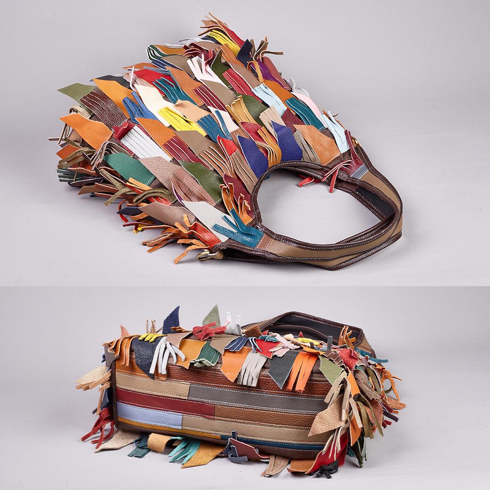 Geantă Crossbody și de Umăr Colorată din Piele de Vacă cu Ciucuri în Stil Mori pentru Femei