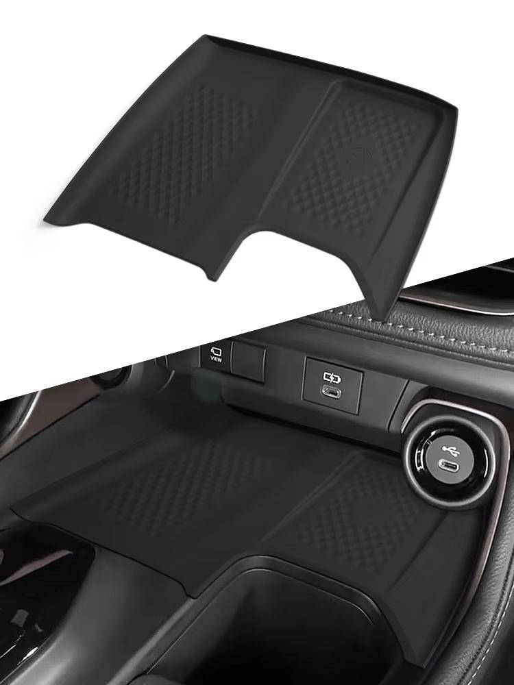for Toyota Grand Highlander 2025 2025 Silicone Wireless Charging Anti -Dirt Pad Anti-Slip Protective Pad Car Accessories