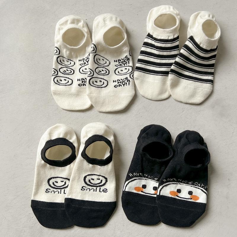 Women's Spring Anti-ball Boat Socks Cartoon Striped Smiling Face Short Socks Shallow Mouth Invisible Cotton Socks