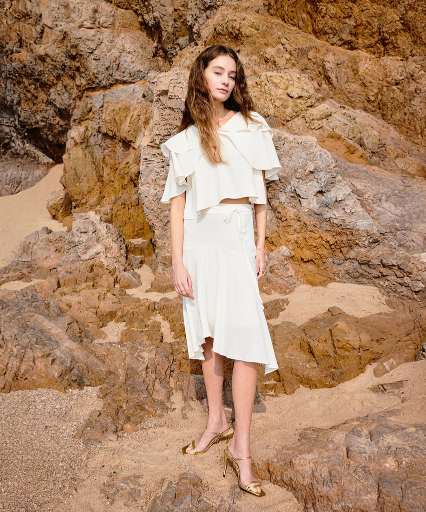 Aiseugadeuneiogongpal Crepe Knee Length Skirt_Ecru
