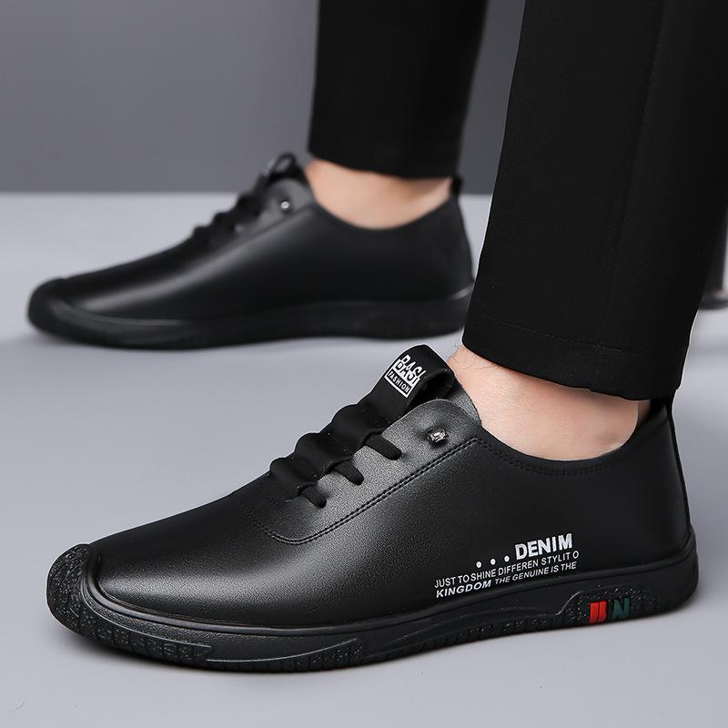 2025 new casual men's shoes breathable trend Doudou shoes lazy Doudou shoes soft sole white shoes 2025 direct sales