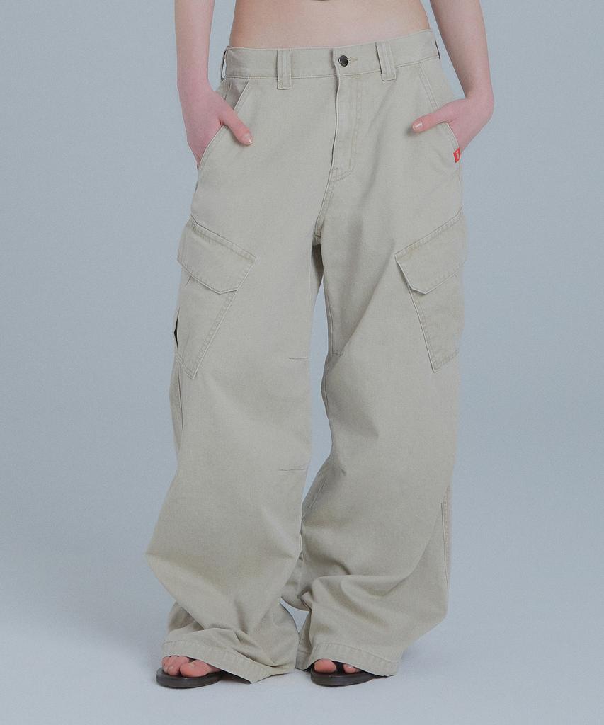 Peulaentigseobiseu Wide Cargo Utility Pants - Beige