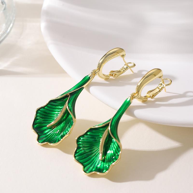 

Fashion exaggerated atmosphere enamel drop glaze ginkgo biloba earrings temperament high sense earrings holiday style accessories зелёный