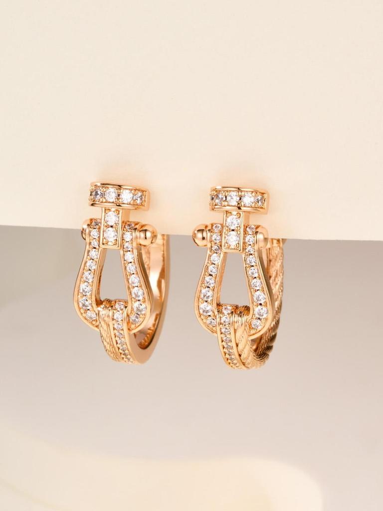 Horseshoe Stud Earrings with Diamonds High-quality Jewelry Gifts for Daily Wear, Men and Women Are Not Limited