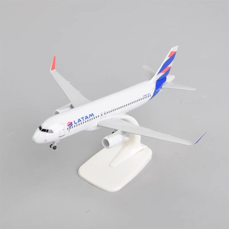 Latam Chile 20CM Alloy Metal 320 A320 Airways Diecast Airplane Model Wheels Landing Gears Plane Model Gift for Decoration Coffee