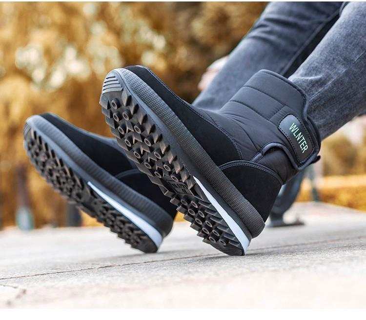 Unisex Plus Size Winter Thick Snow Boots with Non-Slip Soles, Warm Velvet-Lined Short Boots for Outdoor Wear.