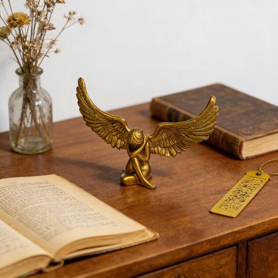 Carving Sitting Angel Figurine European Winged Girl Statue Resin Sculpture Home Office Bookshelf