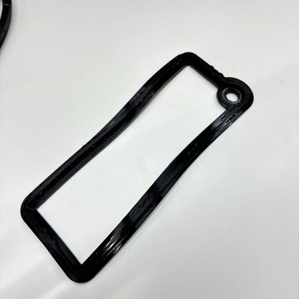 Thickened Valve Cover Gasket with Screw Holes for Ford Focus & Mondeo 08 Model (1S7G6K260AL)