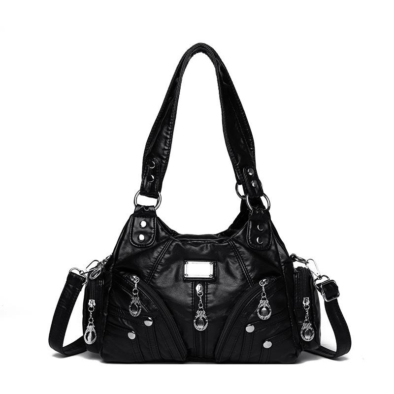 

Retro locomotive bag women s 2025 winter new foreign style European and American tide simple commuting large capacity messenger shoulder bag