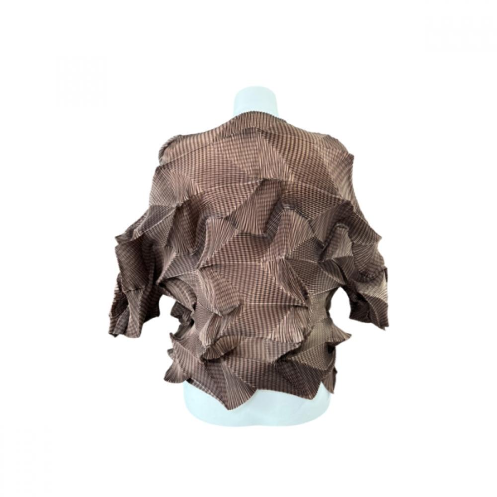 La Vita Junko Pointed Square Pleated Tee Lsfts020