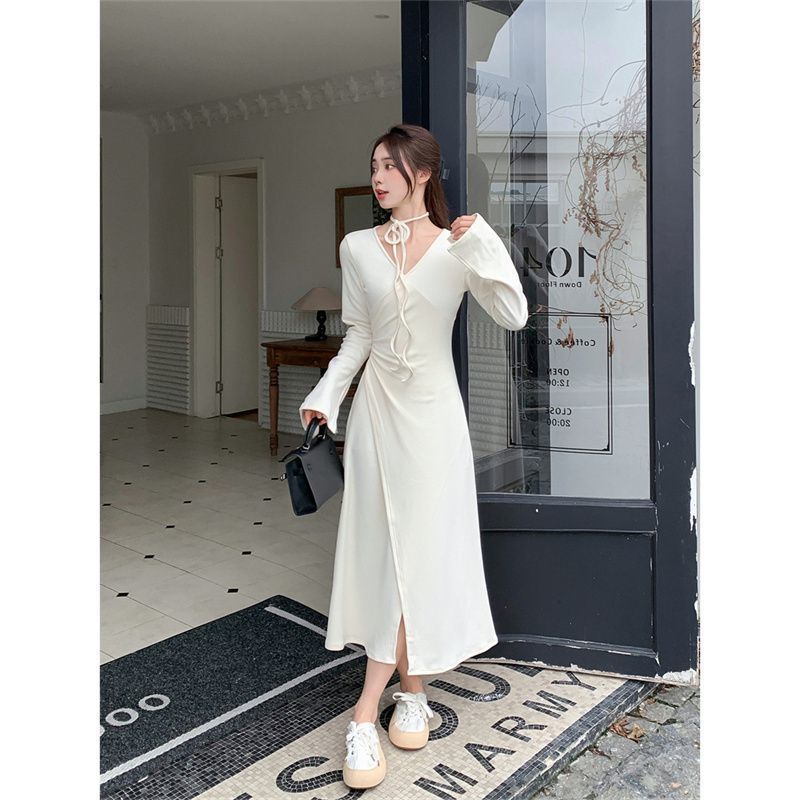 French Sexy Hot Girl V-neck Long-sleeve Dress for Women, New Winter Slimming Inner Layer, A-line Long Skirt