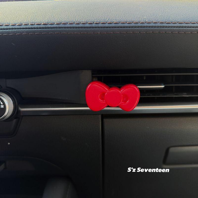 

Cute Cartoon Kitty Car Air Vent Clip Aroma Diffuser Stone, Gift for Best Friend s New Car Decoration Red Bow Floral tone