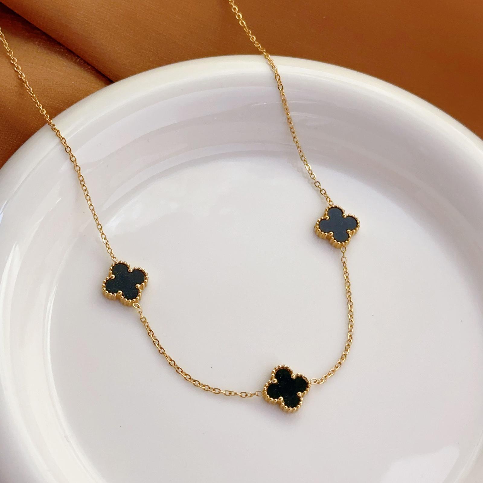 

Ожерелье с четырьмя листами клевера, женское, титановая сталь, не выцветает, темпераментная ключичная цепочка, сетчатый красный, новый браслет высокого качества 18 карат