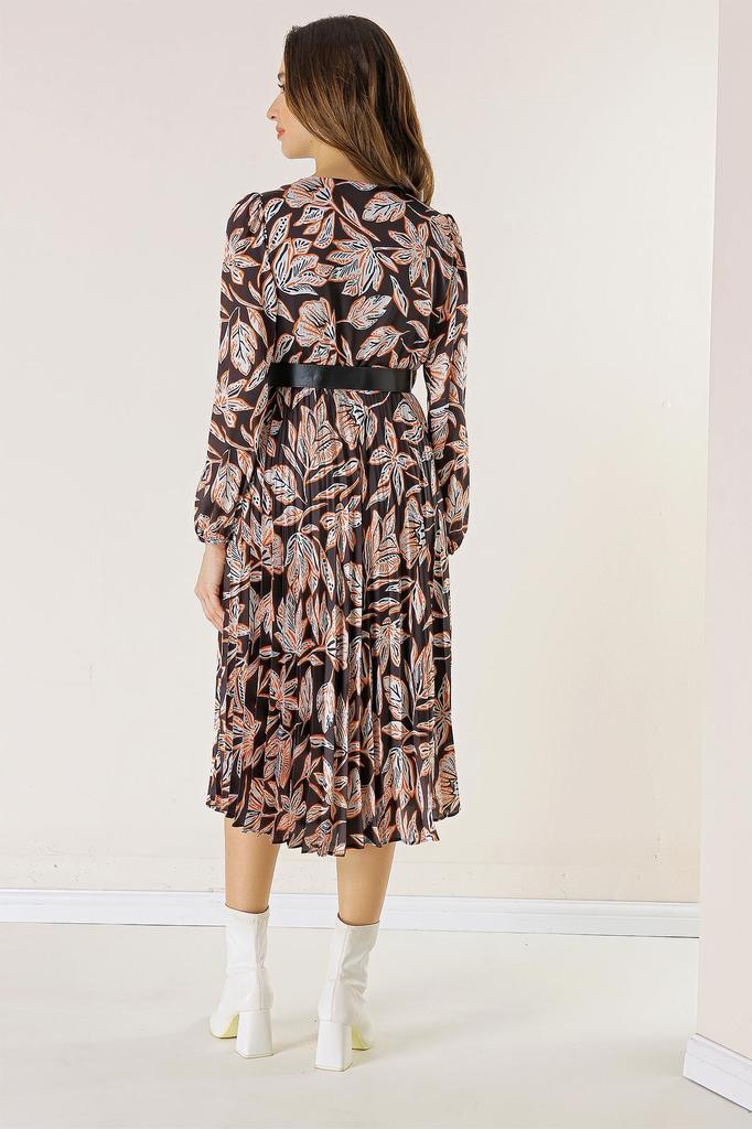 Rochie dublu din satin cu guler, cu centură, cu pliuri, căptușite cu flori