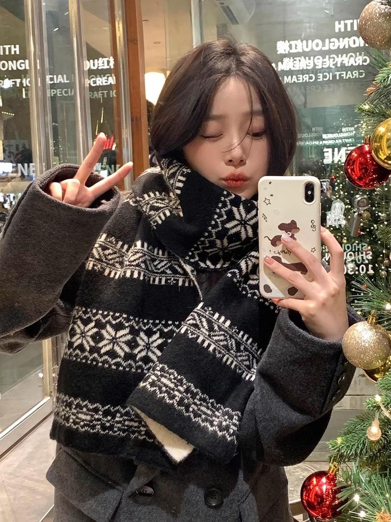 New 'S Christmas Red Knitted Scarf Women'S New Winter Atmosphere Containing Wool Thickened Warm Scarf