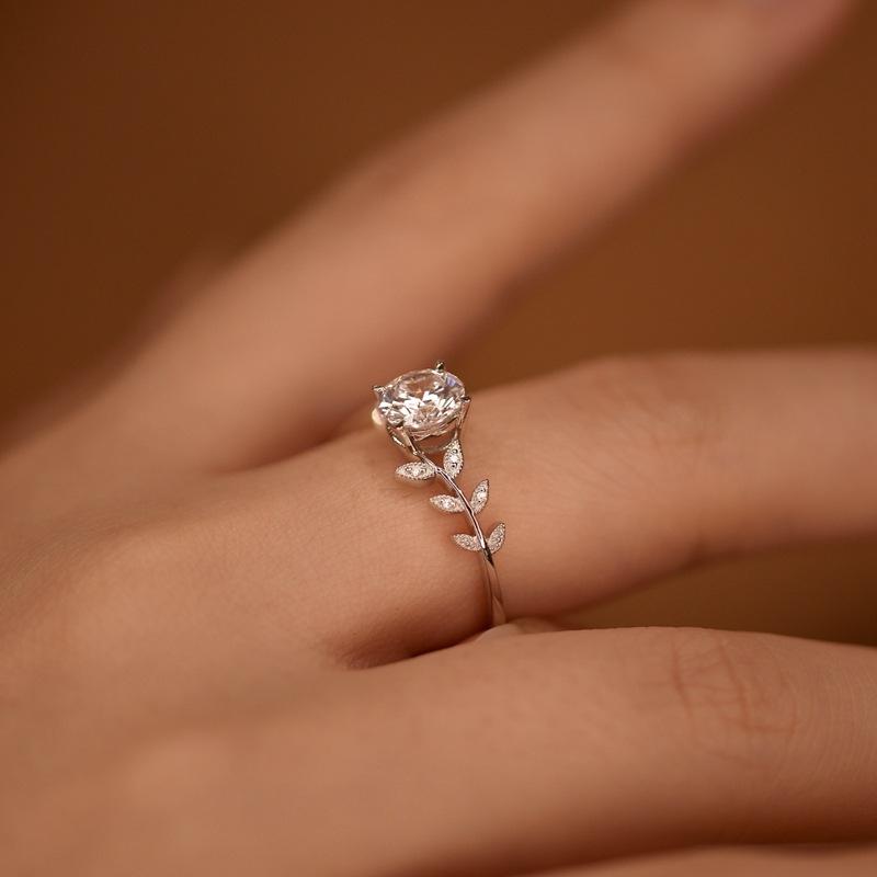 Exquisite Women's Engagement Ring Simple Leaf Crystal Zircon Jewelry Wedding Party Gift