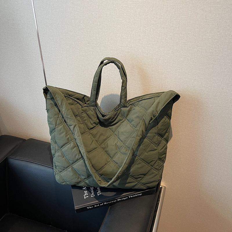 Large Capacity Tote Bag Women's New Fashion Casual Shoulder Armpit Bag High Sense Versatile Messenger Bag