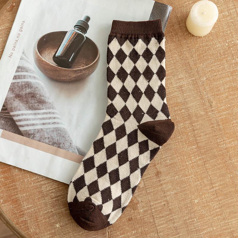 

Женские ретро гольфы средней длины : Кофейный, узор Ins Diamond, хлопок в британском стиле для осени/зимы 1 PCS