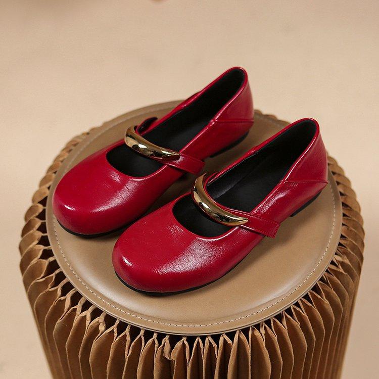 Niche literary style soft leather metal flat Mary Jane shoes women's 2025 European station round head retro temperament single shoe trend