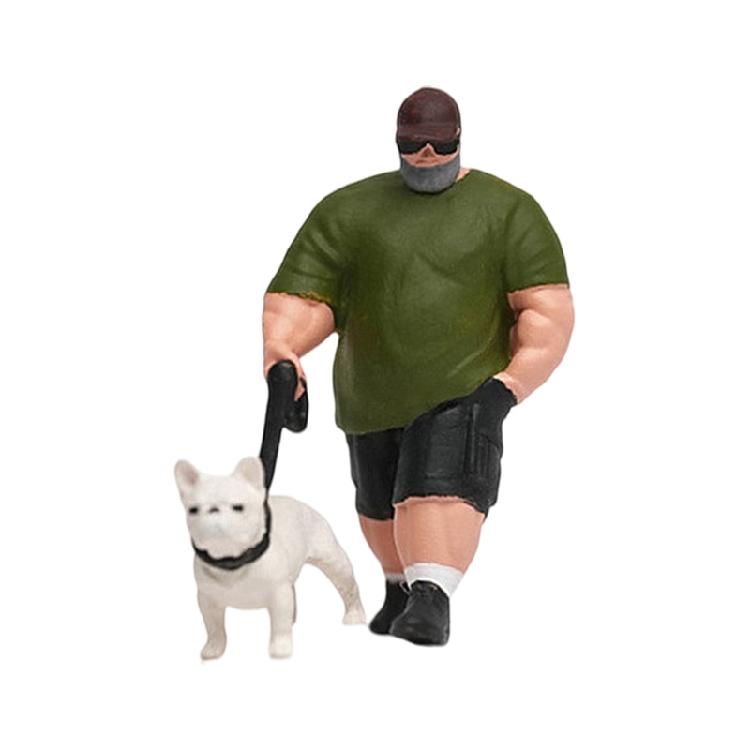 1/64 Scale Resin Model Depicting A Man Strolling With His Pet Dog Miniature Figure For Craft Projects And Toy Displays