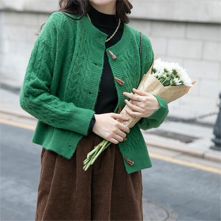 Autumn and Winter Chic Korean Version of Gentle Wind Solid Color Crew Neck Cardigan French Retro Horn Buckle Twist Sweater Jacket Thick