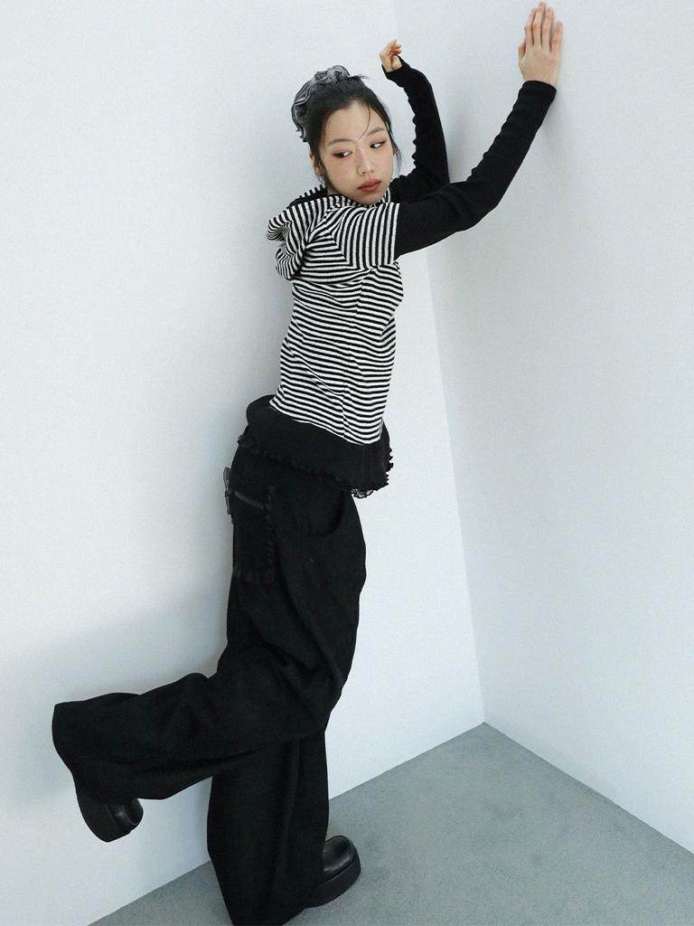 Eogeulliswedou Lace Corduroy Pants (Black)