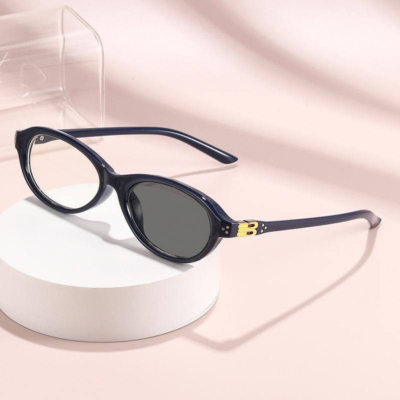 

Myopia Glasses Elliptical Frame Photosensitive Color Change Small Frame Anti-blue Light Fashion Glasses 6085 -1.25